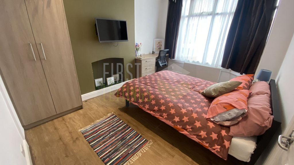 Property photo 1 of 20 Photo 3