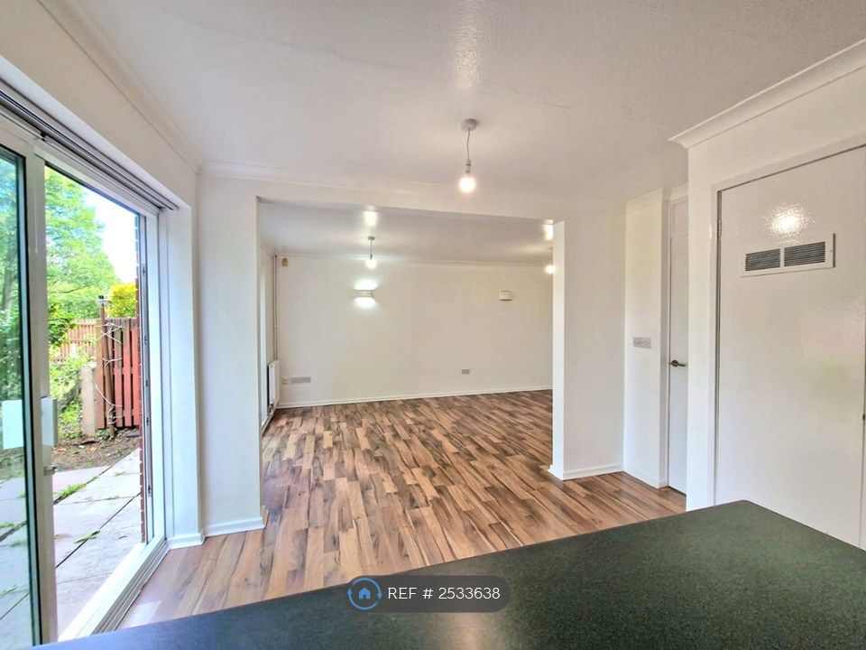 Property photo 3 of 35