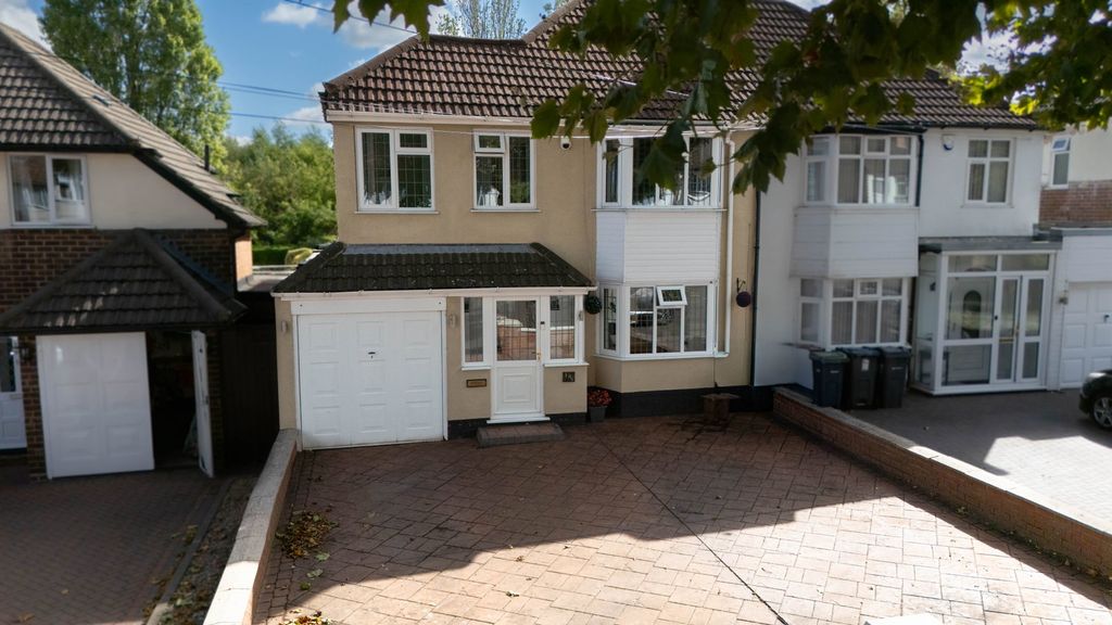 Property photo 1 of 28