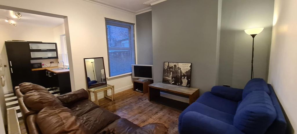 Property photo 3 of 12