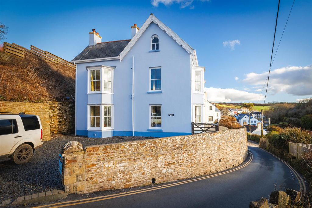 Property photo 1 of 52