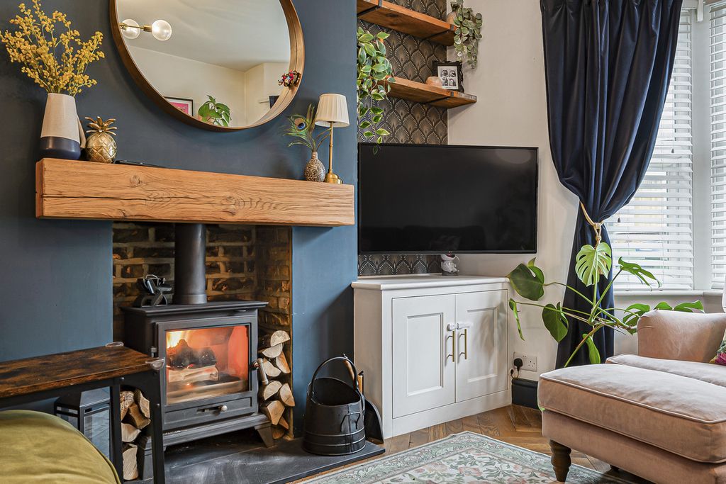 Property photo 2 of 18