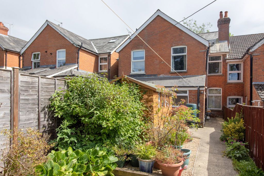 Property photo 2 of 12