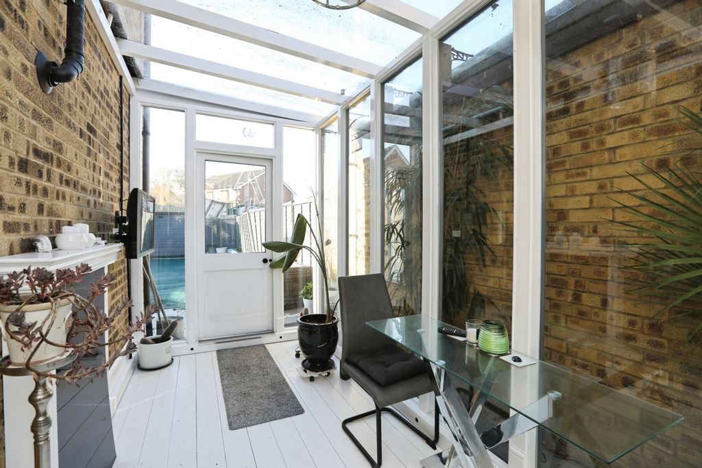 Property photo 3 of 19 Pbox-Img.Jpg