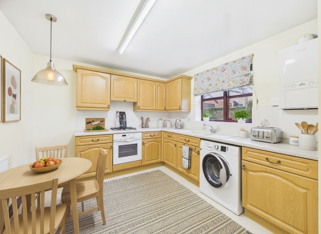 Property photo 2 of 11 4858779
