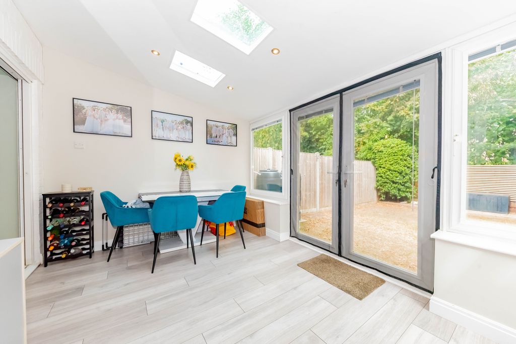 Property photo 3 of 23 Conservatory