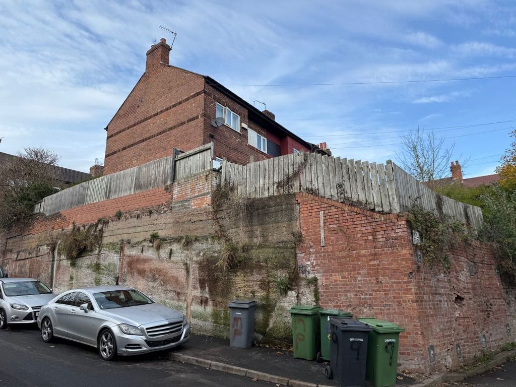 Property photo 2 of 3