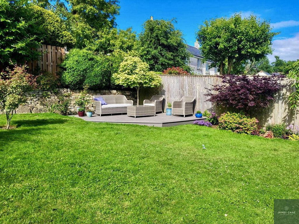 Property photo 3 of 22