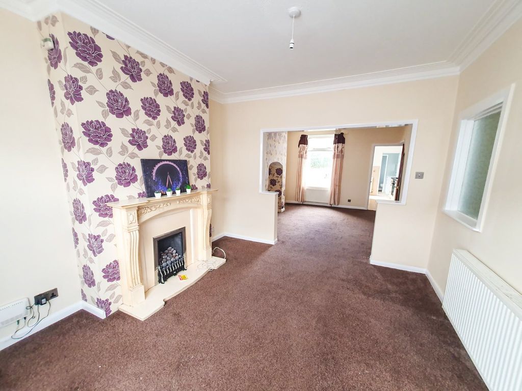 Property photo 3 of 11 Lounge/Dining Room