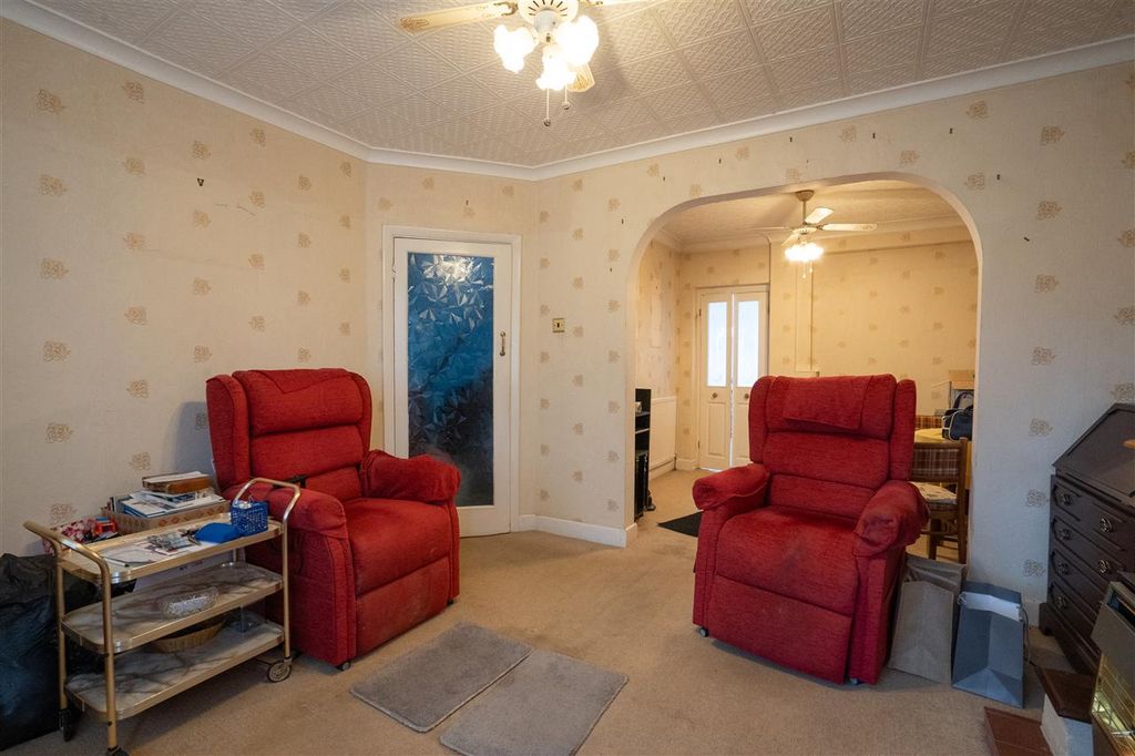 Property photo 3 of 15