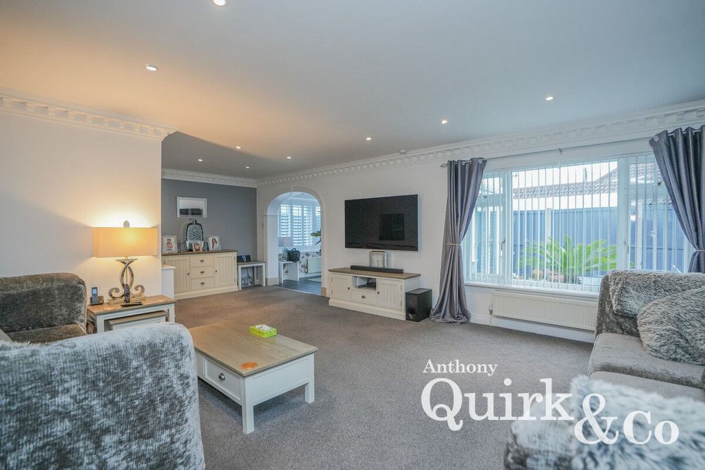 Property photo 3 of 22