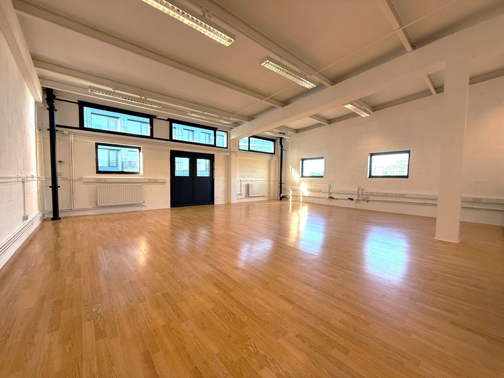 Property photo 1 of 2