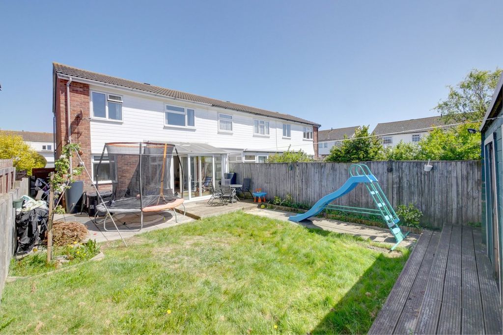 Property photo 2 of 32