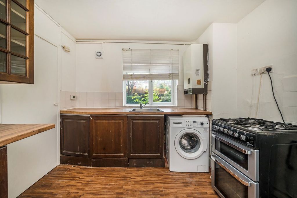 Property photo 3 of 5