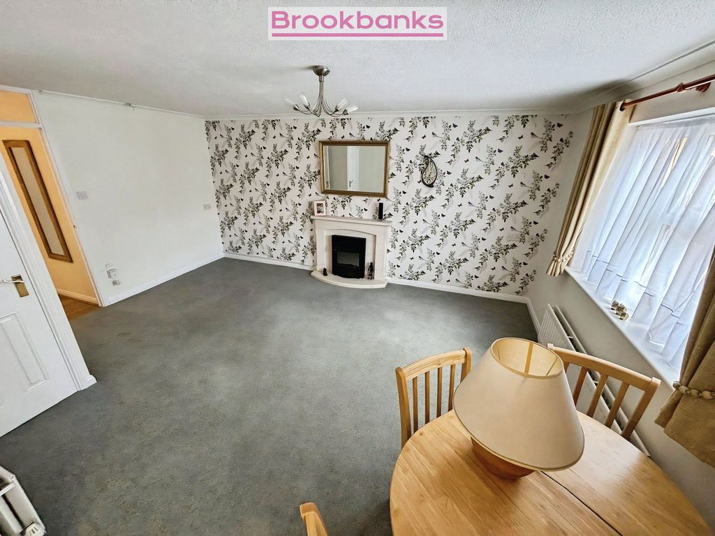 Property photo 2 of 25