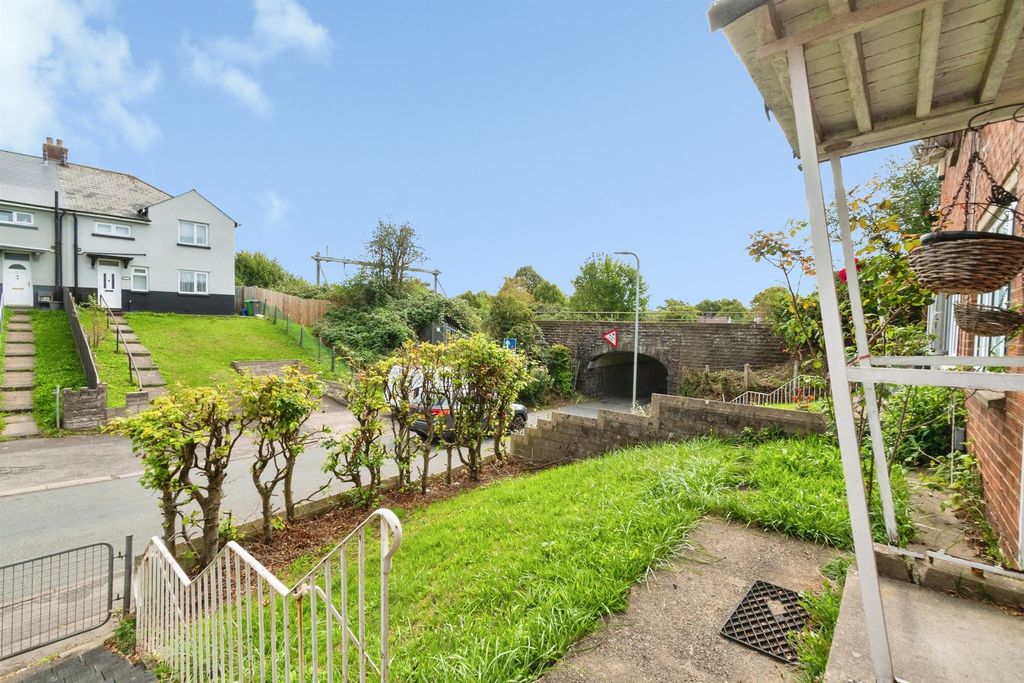 Property photo 2 of 16