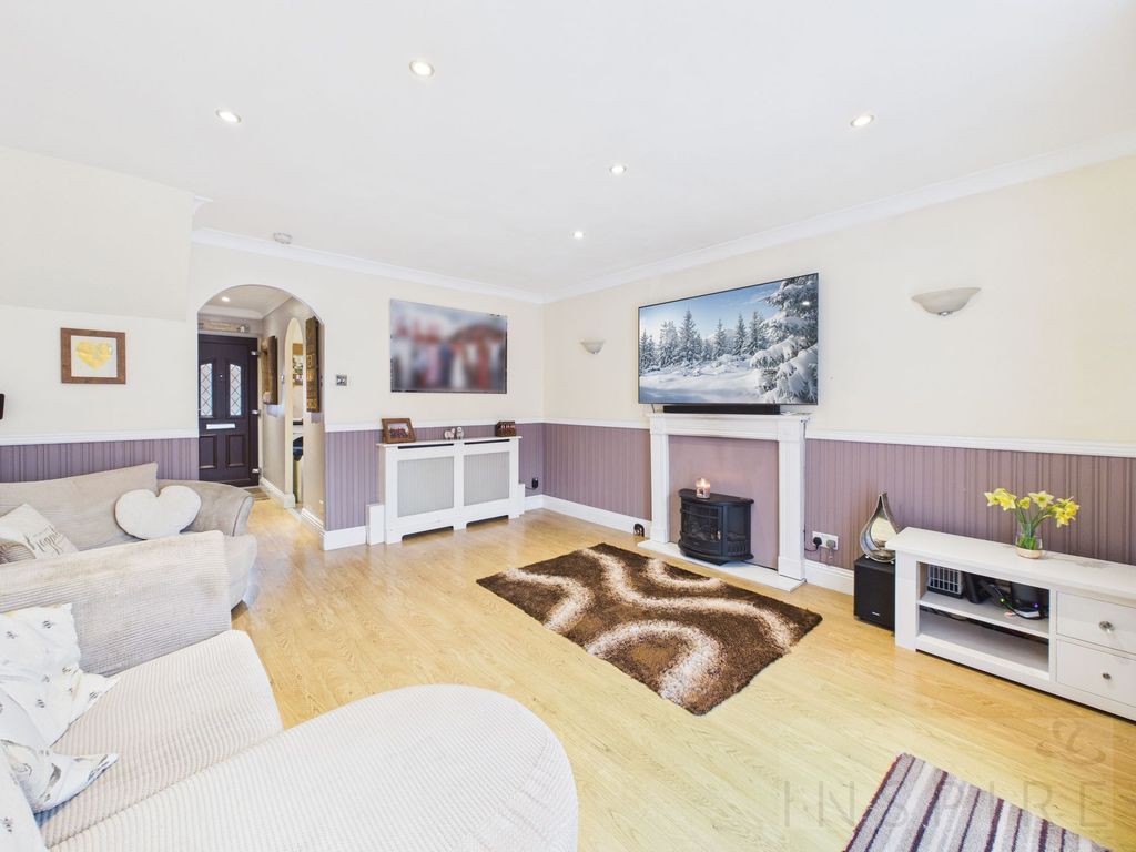 Property photo 2 of 28