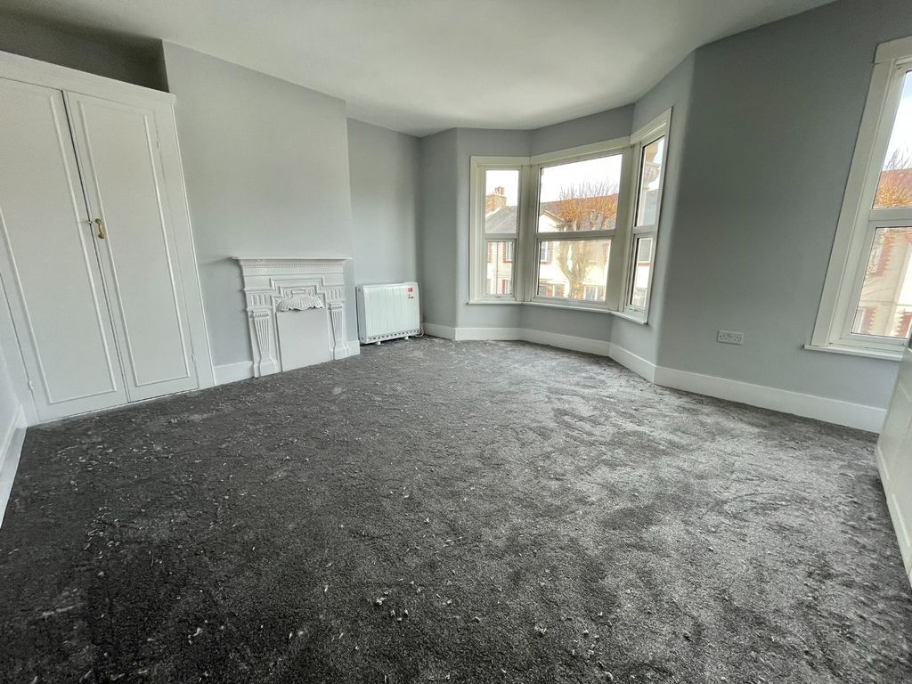 Property photo 3 of 11 2773664