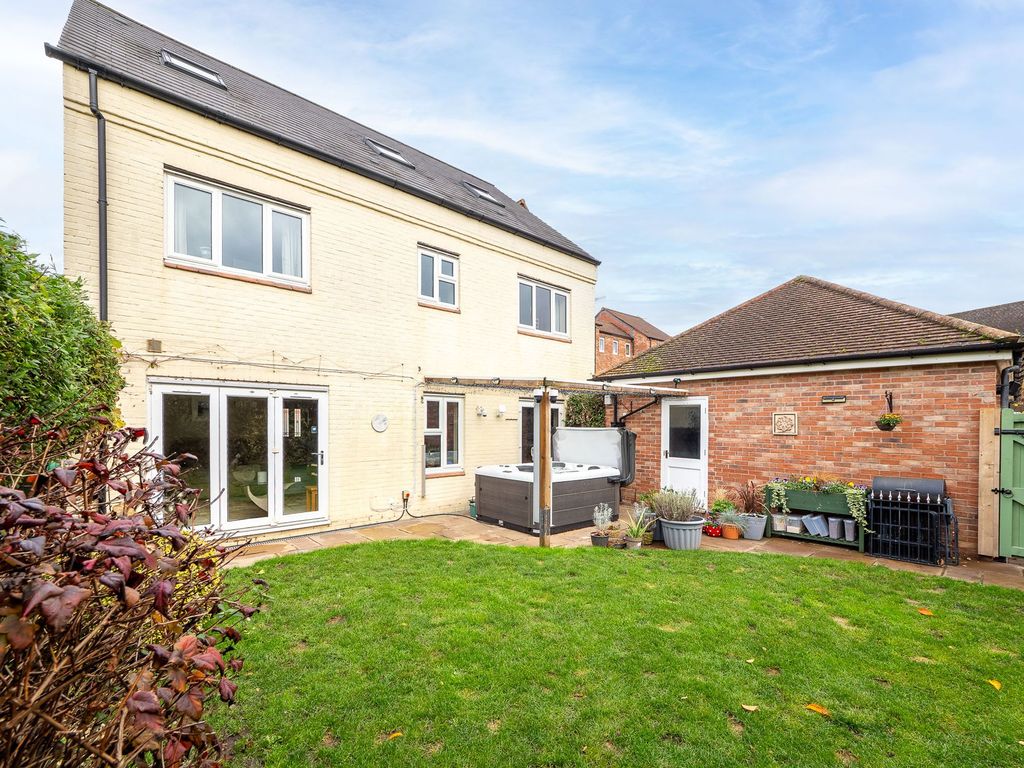 Property photo 2 of 59