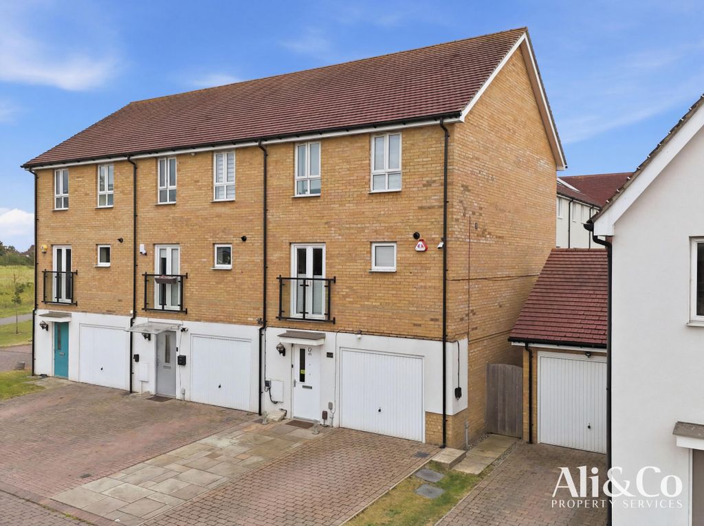 Property photo 1 of 32