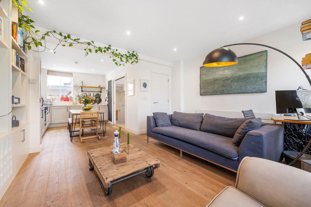 Property photo 2 of 19 Reception (2).Jpg