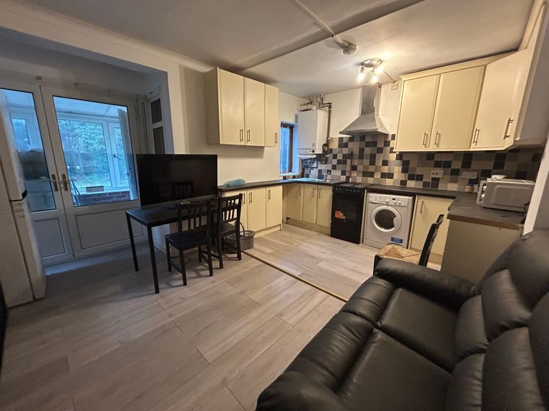 Property photo 2 of 9 Photo 11