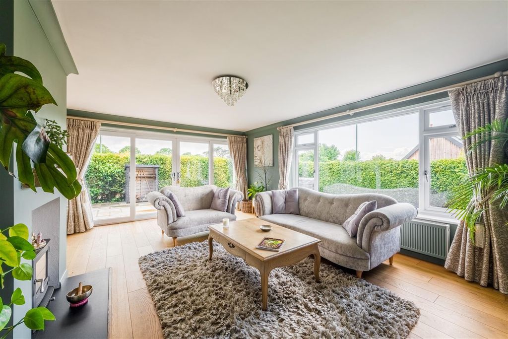 Property photo 2 of 32 19 Highlands Close-13.Jpg