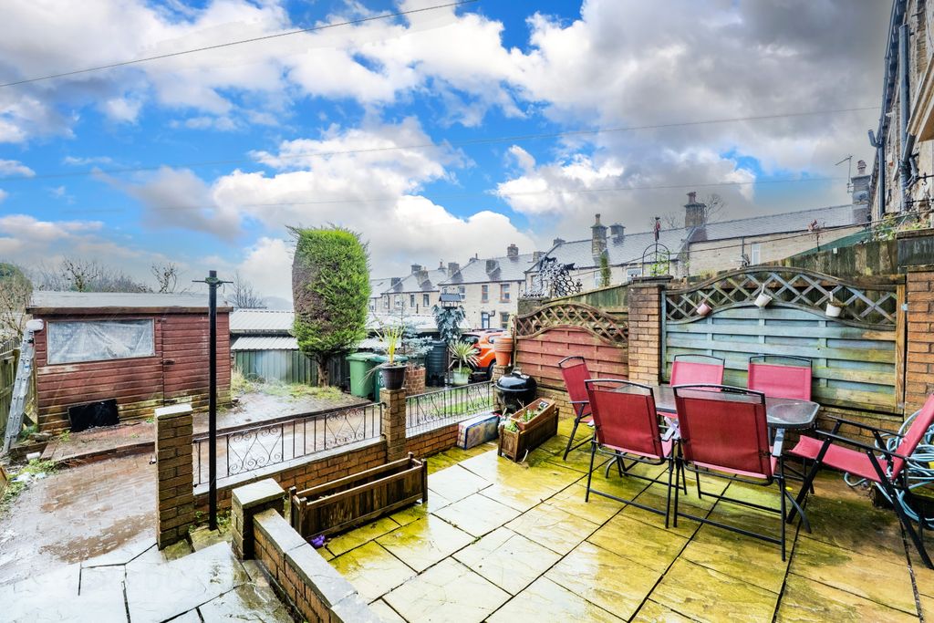 Property photo 3 of 13 Garden