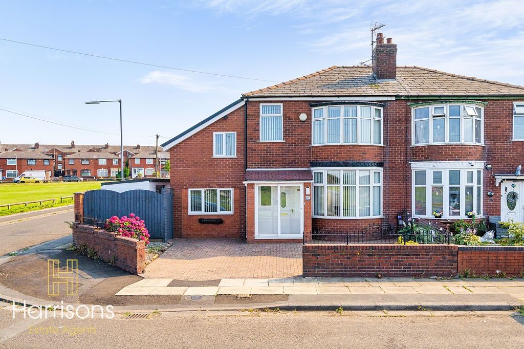 Property photo 1 of 41 5304260