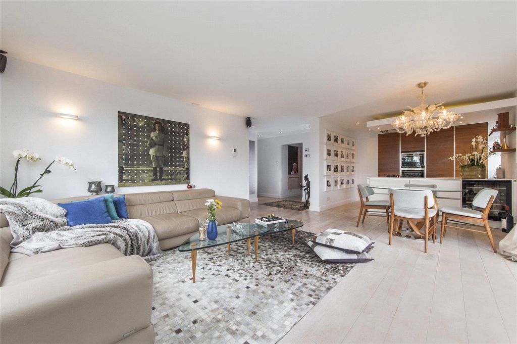 Property photo 1 of 11 Reception Room