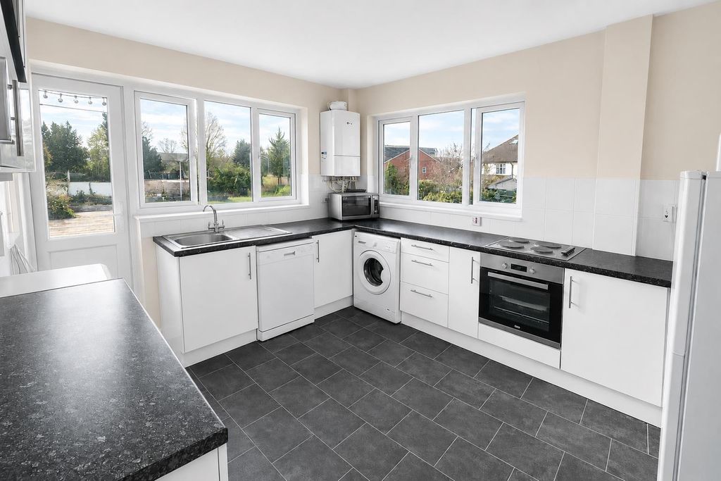 Property photo 2 of 10 d6Ece969-0463-4Df3-Bd8c-40Edff6d4A83.Png