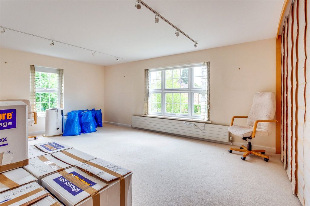 Additional image 5 of 2 bed flat for salePhyllis Court Drive, Henley-On-Thames, Oxfordshire RG9