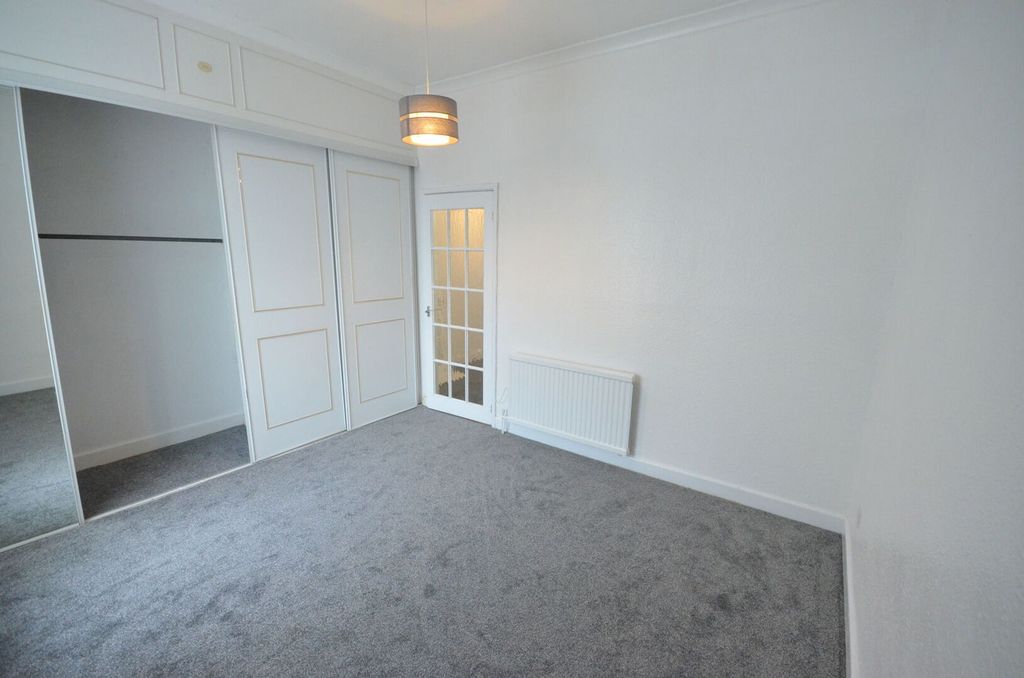 Property photo 2 of 15 Photo 4