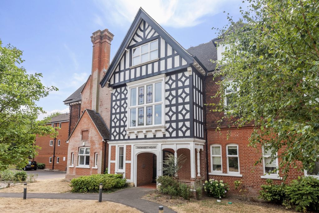 Property photo 1 of 8 Front