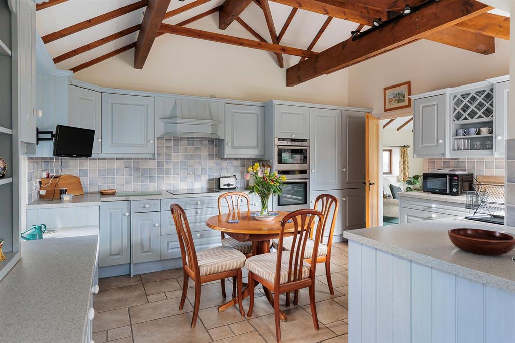 Property photo 3 of 21 36B_Salford_6.Jpg