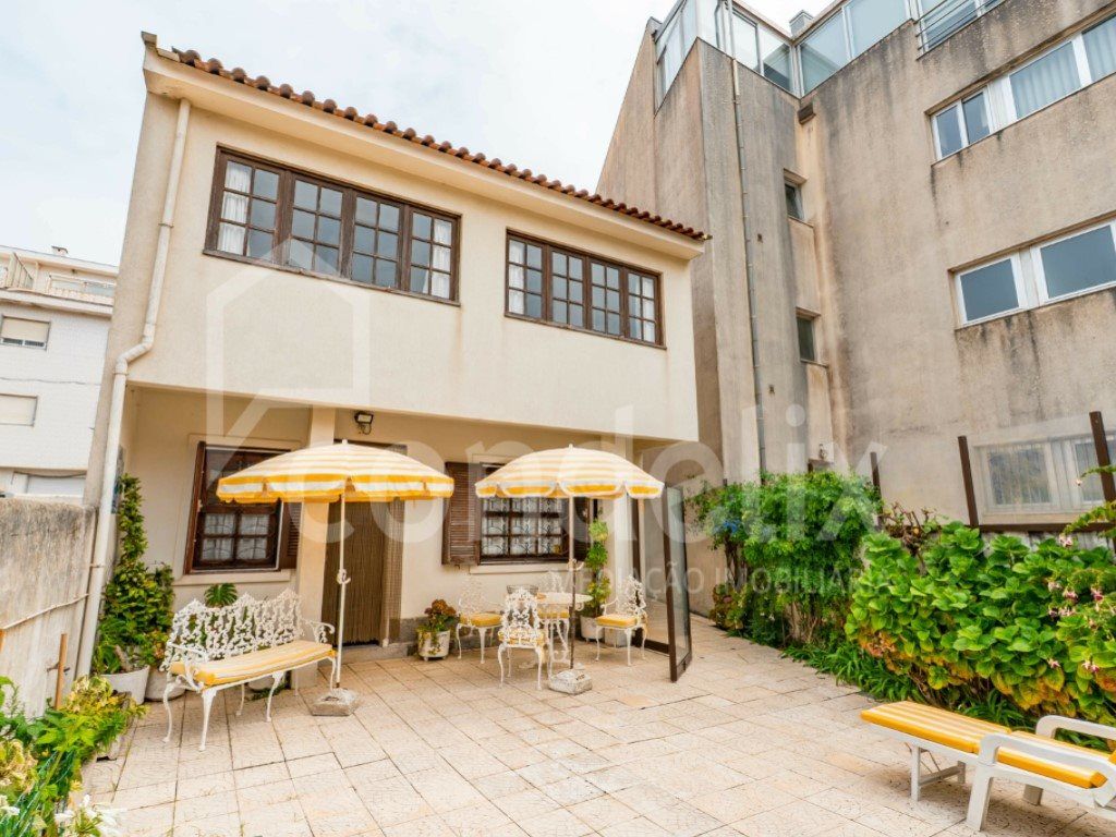 Property photo 1 of 51 Home In The Center Of Espinho