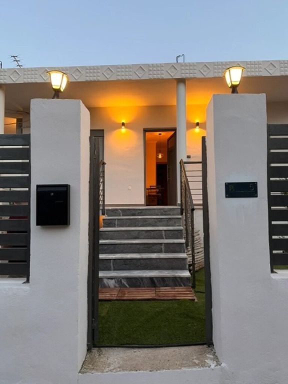 Property photo 1 of 20 For Sale Detached House 65 m² In Attica