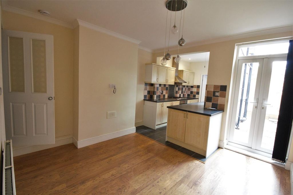 Property photo 3 of 12 Dining Room