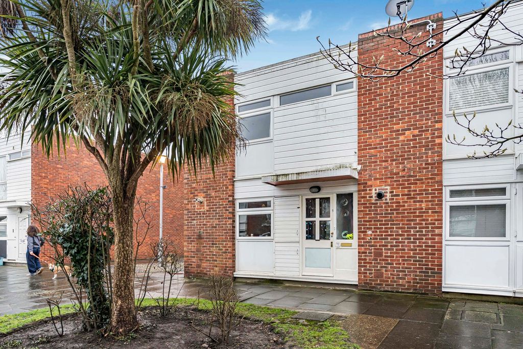 Property photo 1 of 16 Exterior