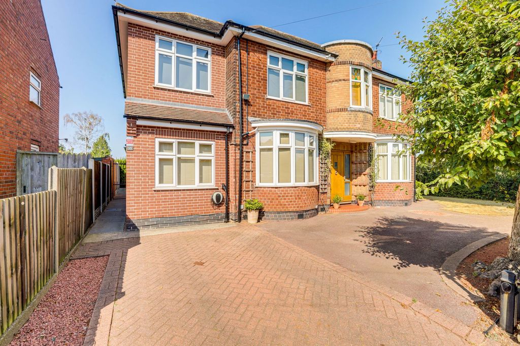 Property photo 1 of 35