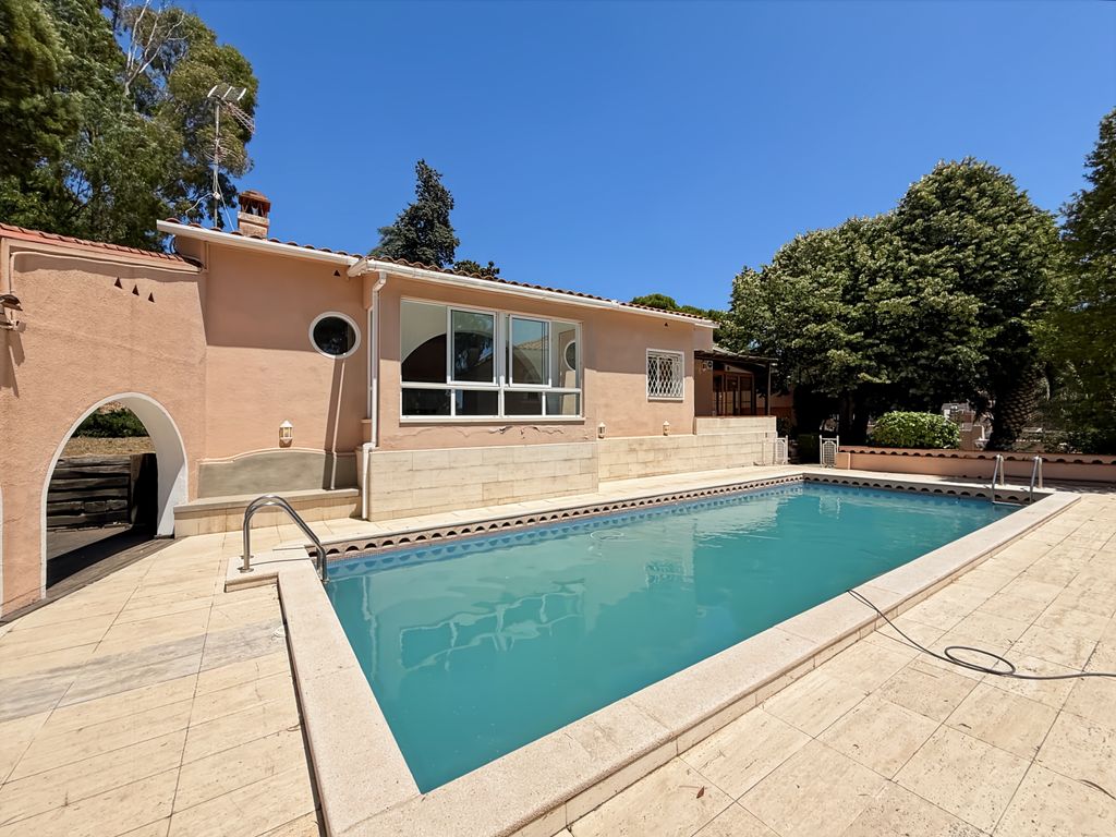 Property photo 2 of 61
