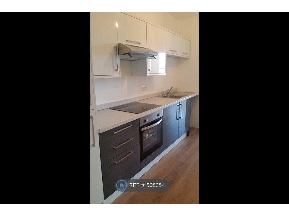 Property photo 2 of 7 Kitchen