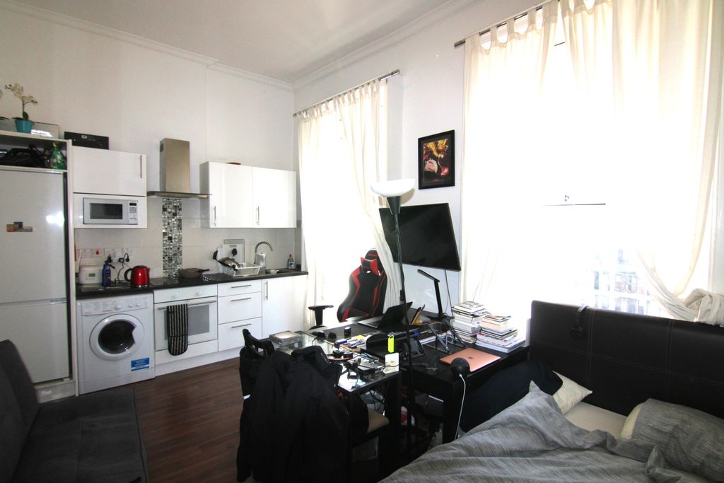 Property photo 1 of 4