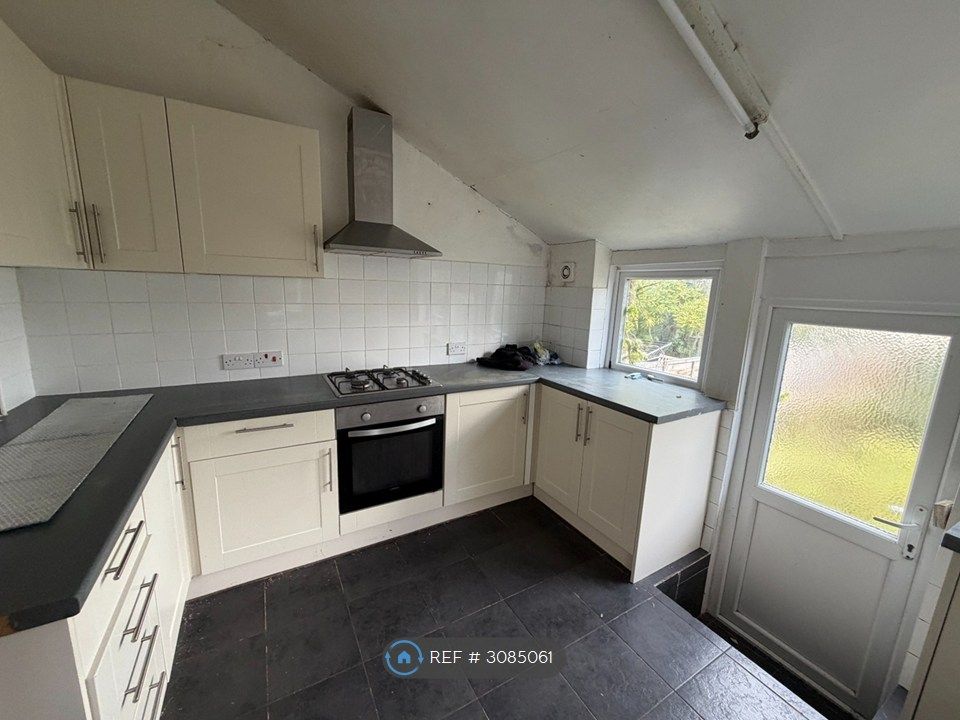 Property photo 2 of 3