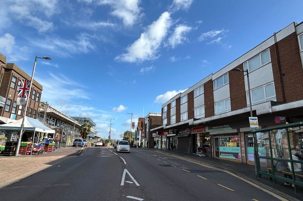 Property photo 3 of 6