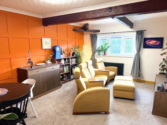 Property photo 2 of 16 Lounge