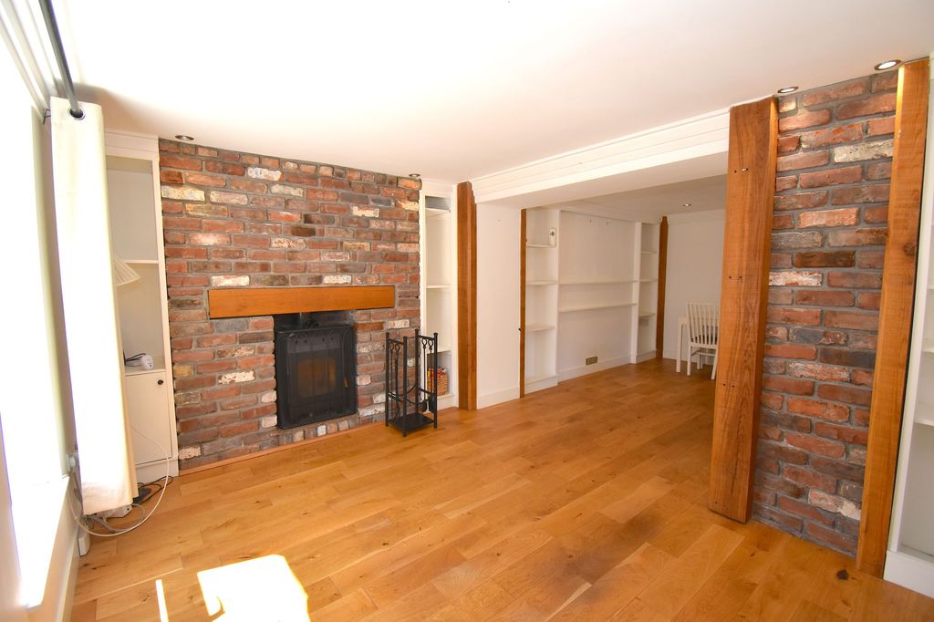 Property photo 3 of 33