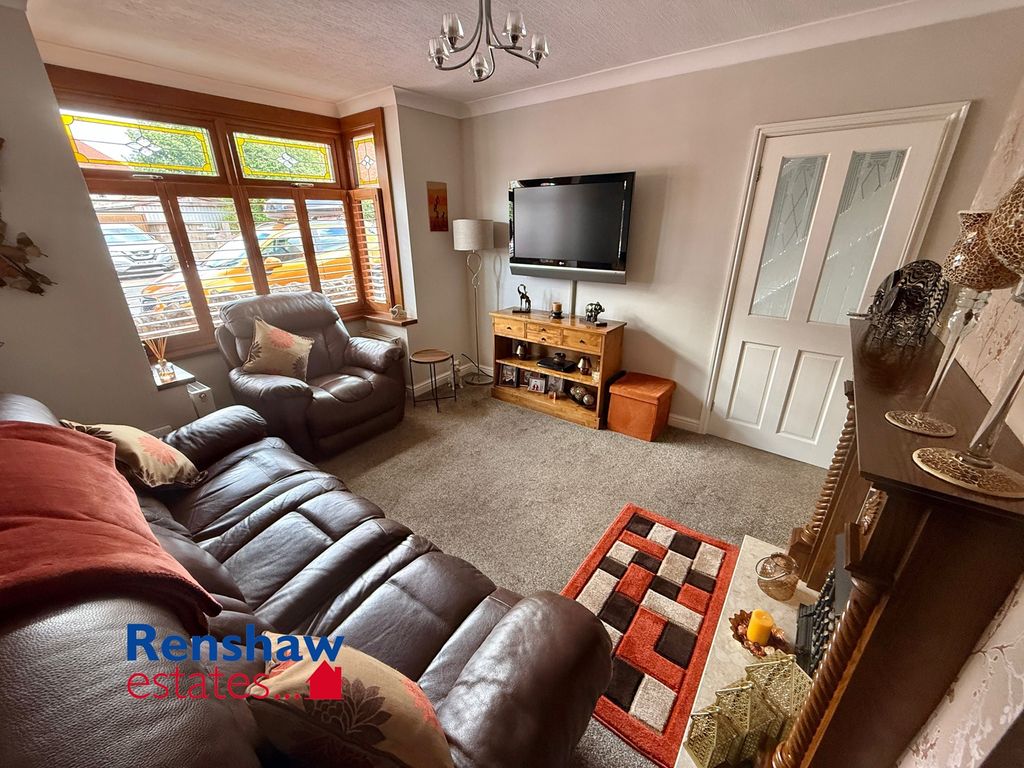 Property photo 2 of 10 L (1)