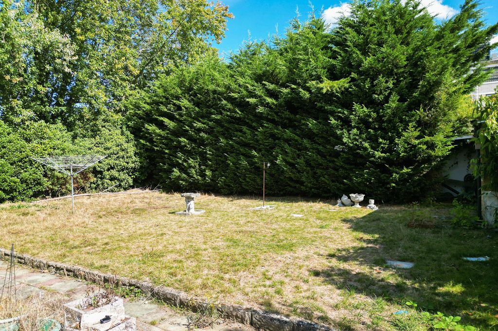 Property photo 2 of 25 Picture No. 20
