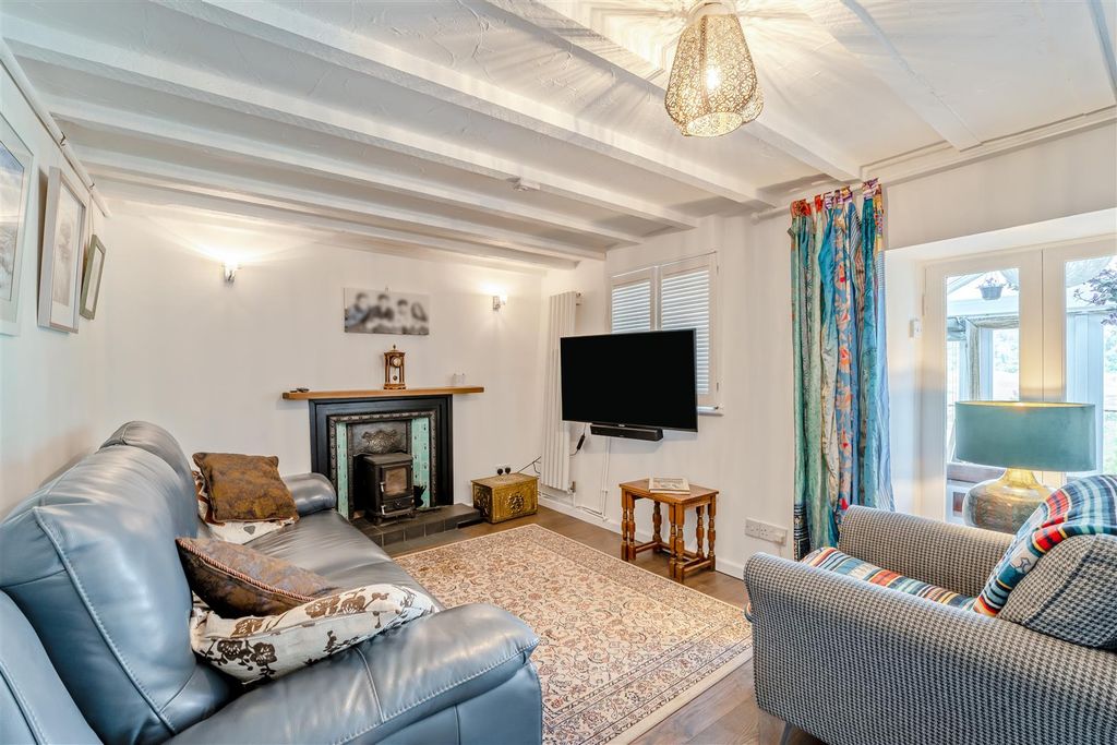 Property photo 2 of 27